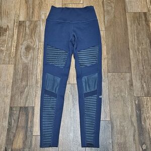 ALO Yoga Navy Leggings with Black Mesh Accents